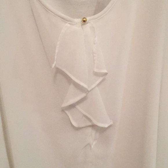 White blouse - Picture 2 of 5